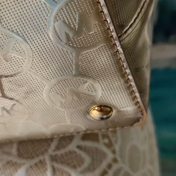 Michael Kors Large Jet Set with Chain strap Gold MK Tote. - Picture 4 of 16